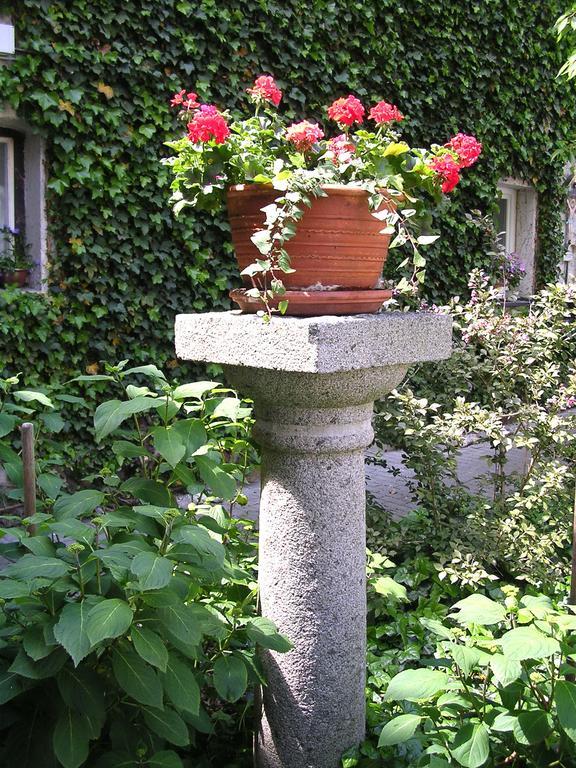 Appartementhaus Zum Fuchswirt บาดฟึสซิง ภายนอก รูปภาพ